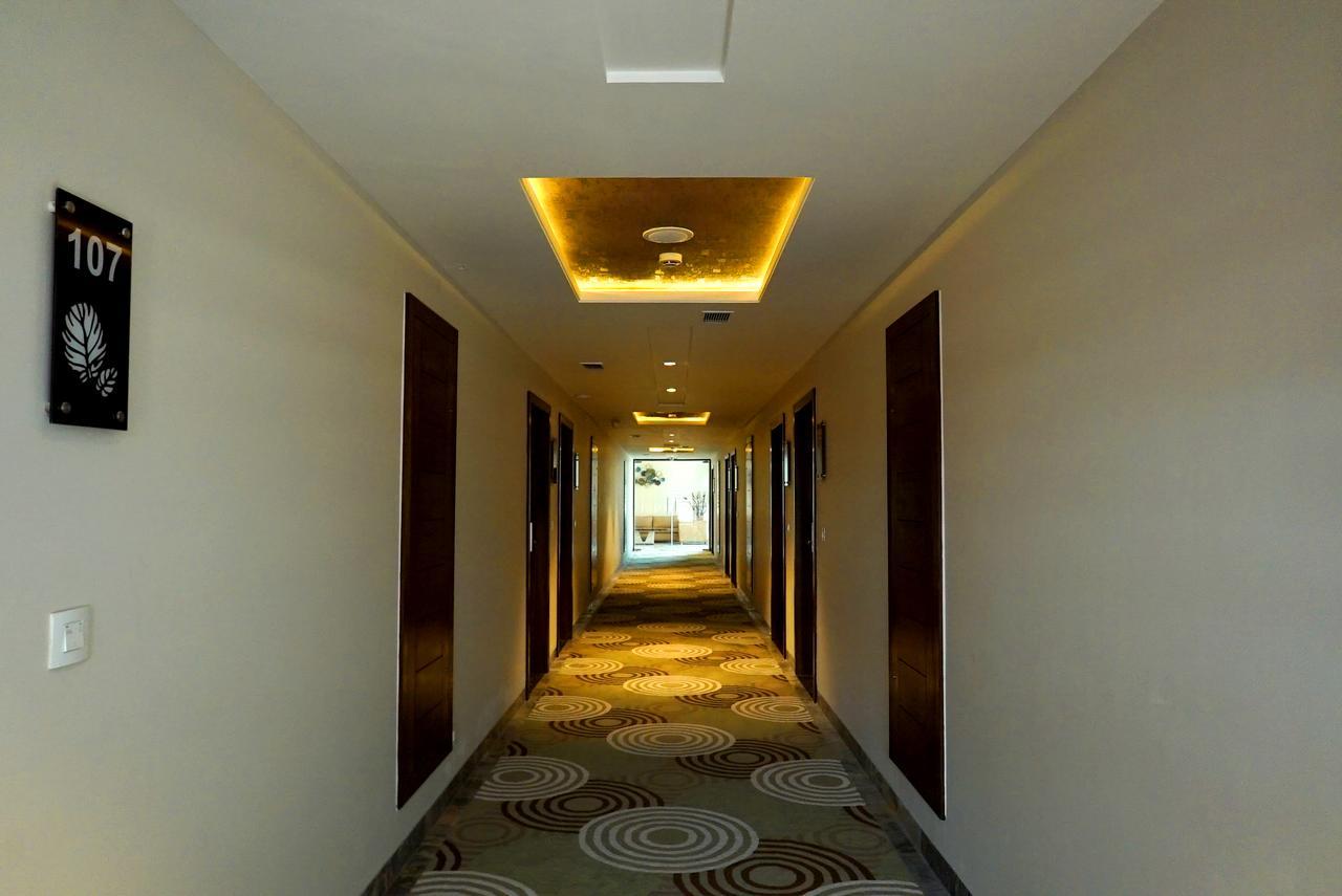 Hotel The Mystic Palms Mathura Zewnętrze zdjęcie