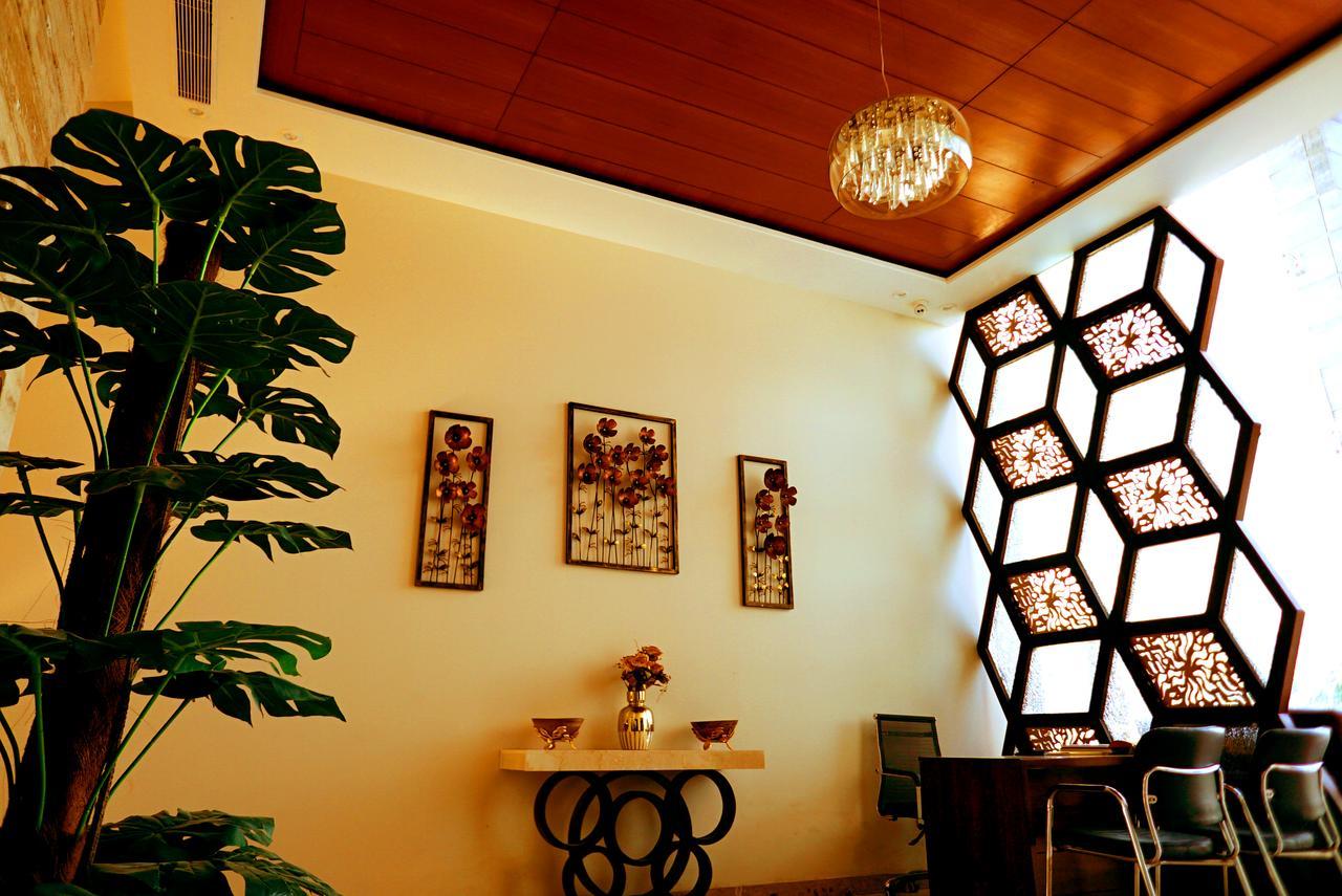 Hotel The Mystic Palms Mathura Zewnętrze zdjęcie
