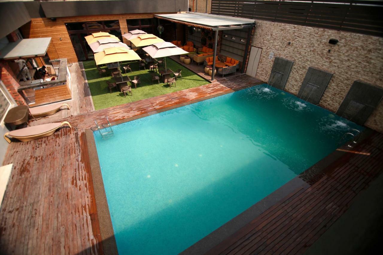 Hotel The Mystic Palms Mathura Zewnętrze zdjęcie